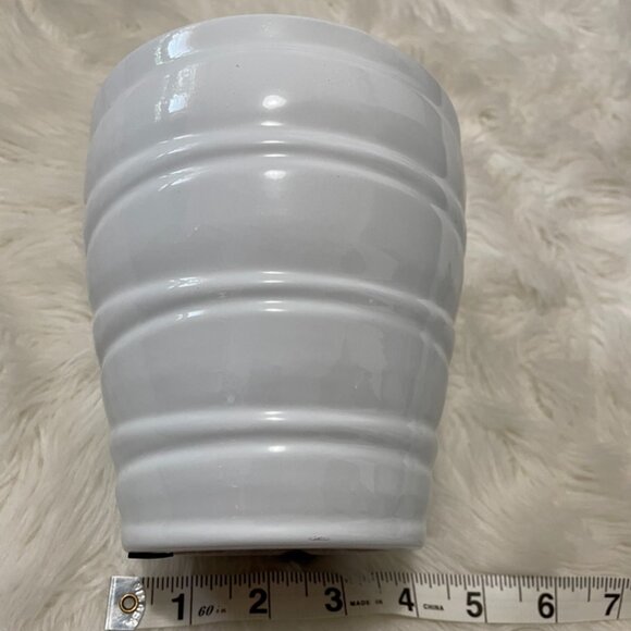 5.5 inch Glossy White Honey comb pattern, ceramic planter pot - Picture 2 of 8